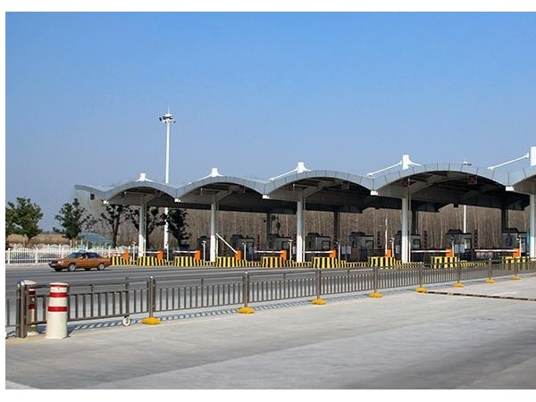 高速公路服務(wù)區(qū)和停車(chē)區(qū)供電監(jiān)測(cè)及照明控制，如何實(shí)現(xiàn)？